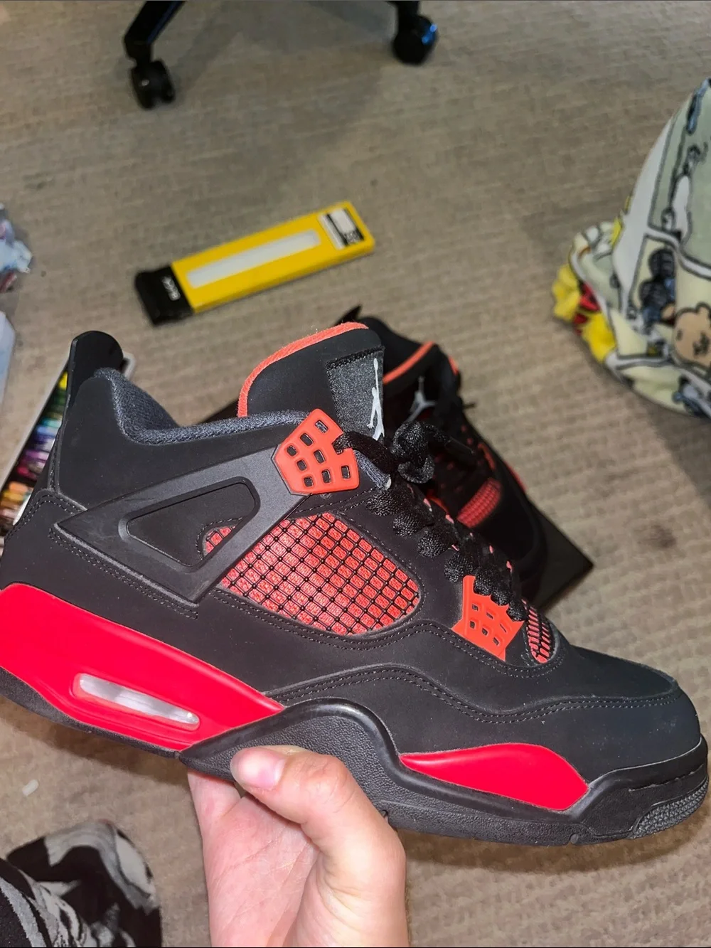 Red thunder jordan 4’s Mint condition